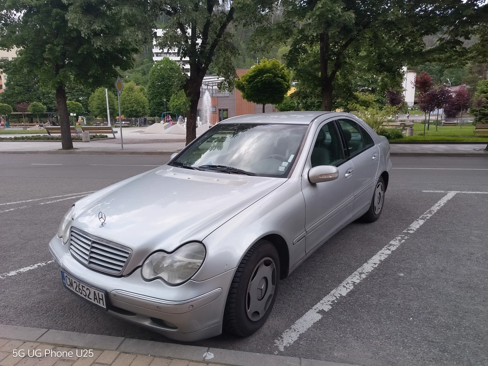 Mercedes-Benz 220