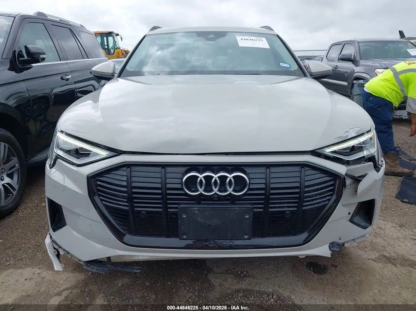 Audi E-Tron Premium Plus Quattro, снимка 13 - Автомобили и джипове - 55004073