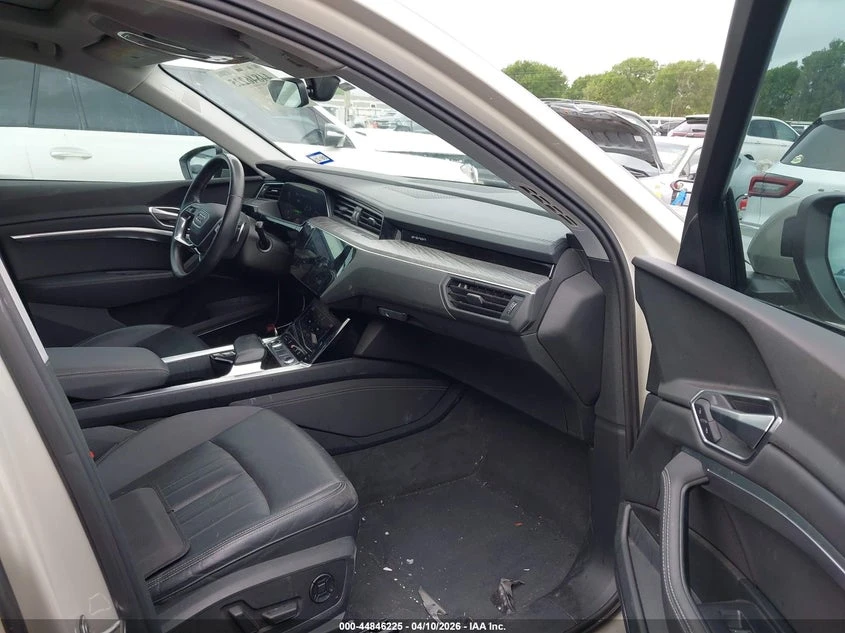Audi E-Tron Premium Plus Quattro, снимка 5 - Автомобили и джипове - 55004073