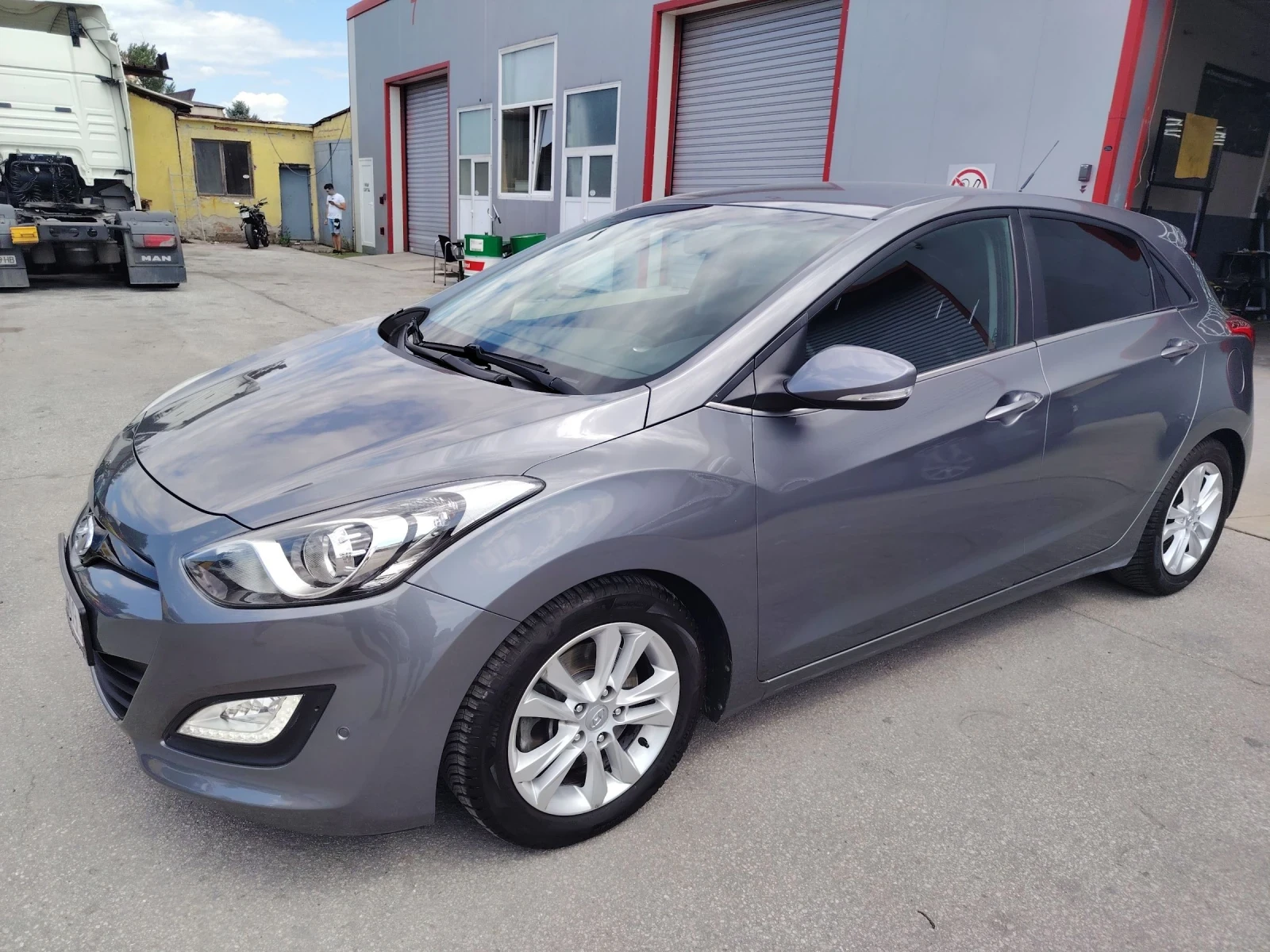 Hyundai I30 1.6i, снимка 3 - Автомобили и джипове - 55153033