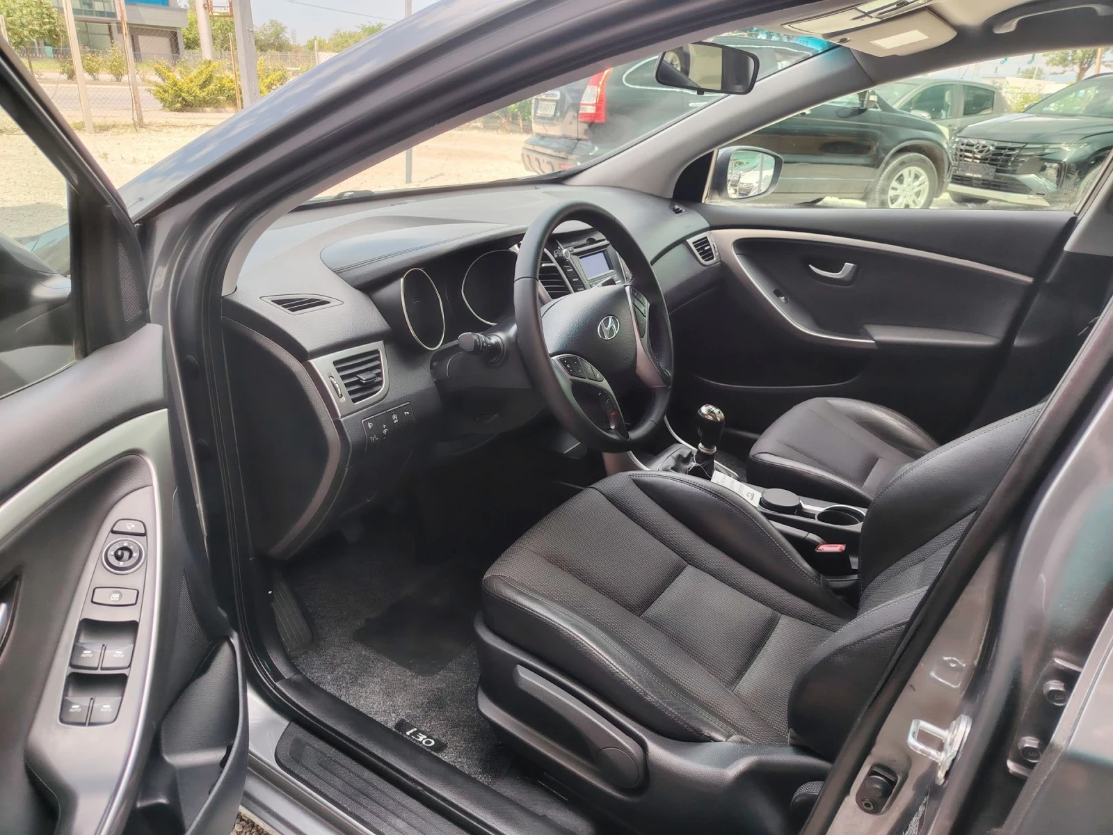 Hyundai I30 1.6i, снимка 5 - Автомобили и джипове - 55153033