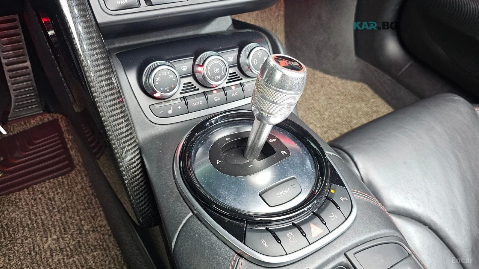 Audi R8 5.2 V10 SPIDER* КОЖА* ПОДГРЕВ* КАМЕРА, снимка 8 - Автомобили и джипове - 55322980