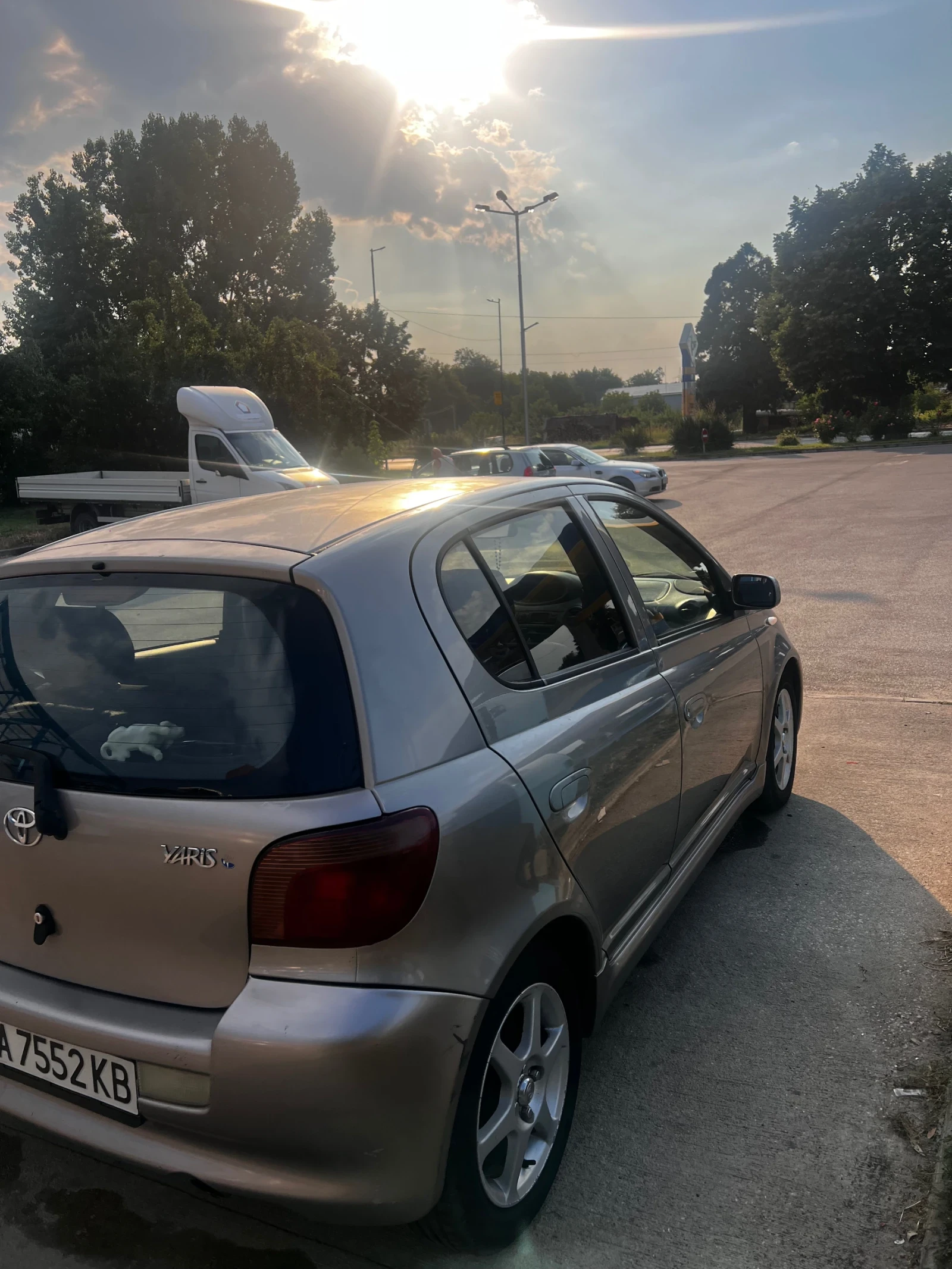Toyota Yaris 1, 5 vt-i, снимка 5 - Автомобили и джипове - 55342410
