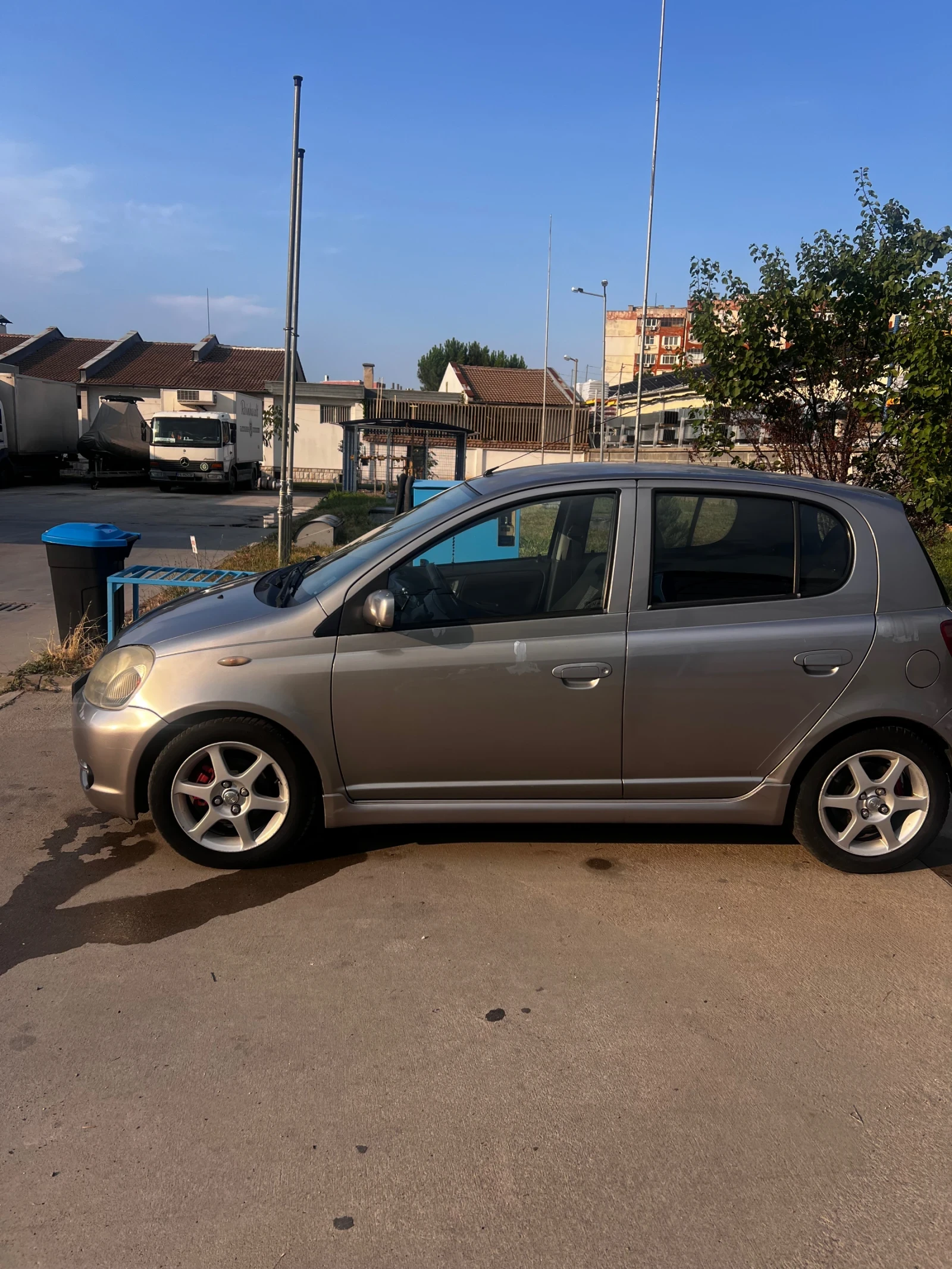 Toyota Yaris 1, 5 vt-i, снимка 2 - Автомобили и джипове - 55342410