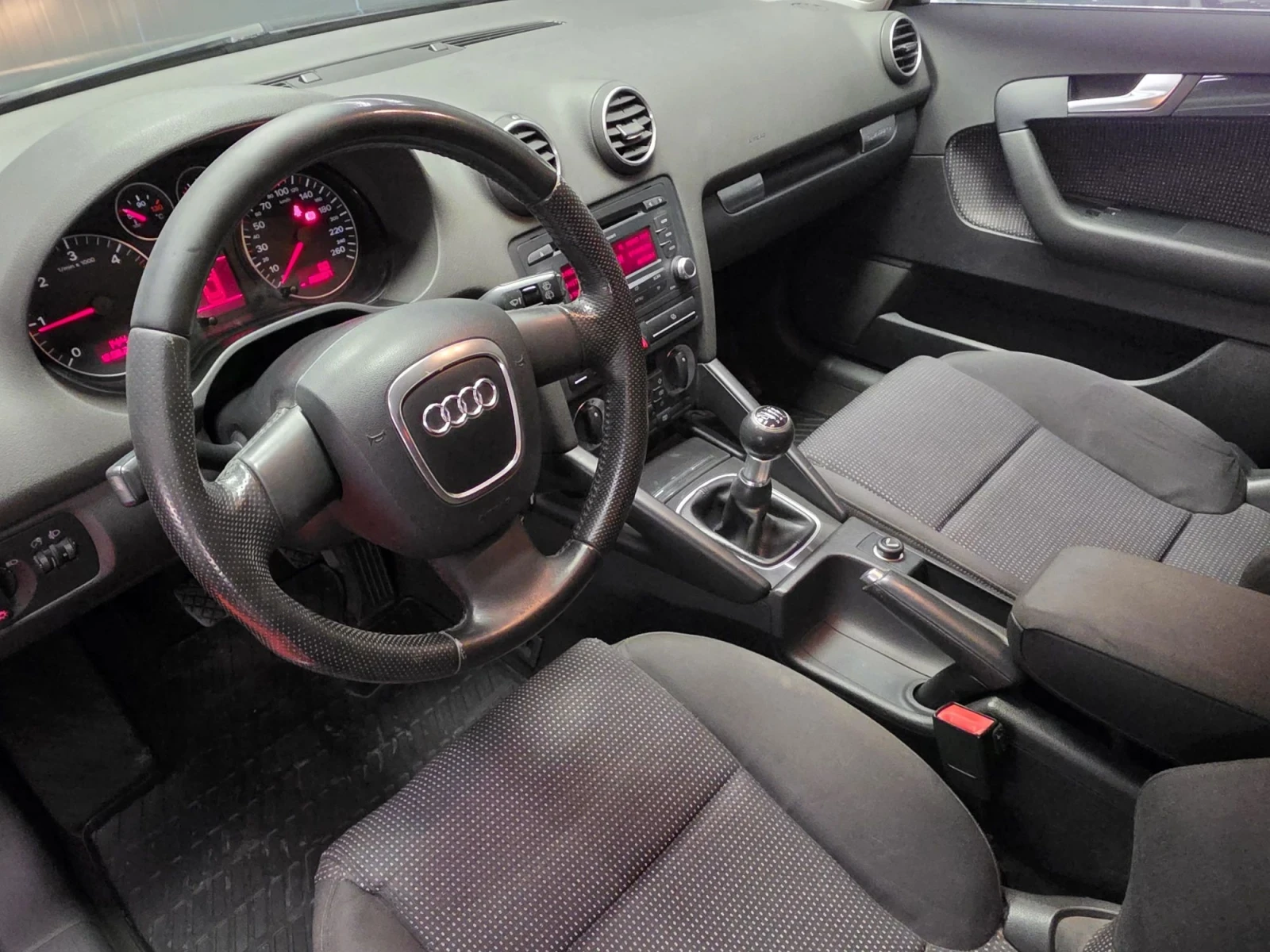 Audi A3 2.0TDI* 170к.с* ПАРКТРОНИК* ТЕМПОМАТ , снимка 5 - Автомобили и джипове - 55653870