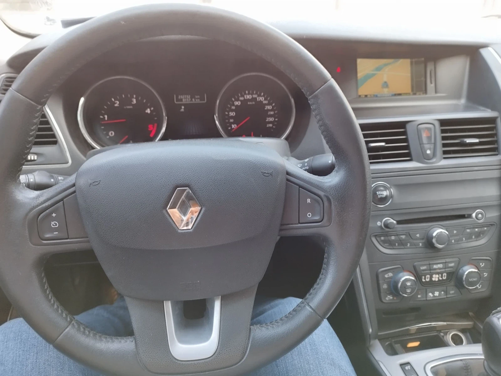 Renault Latitude, снимка 8 - Автомобили и джипове - 56021463