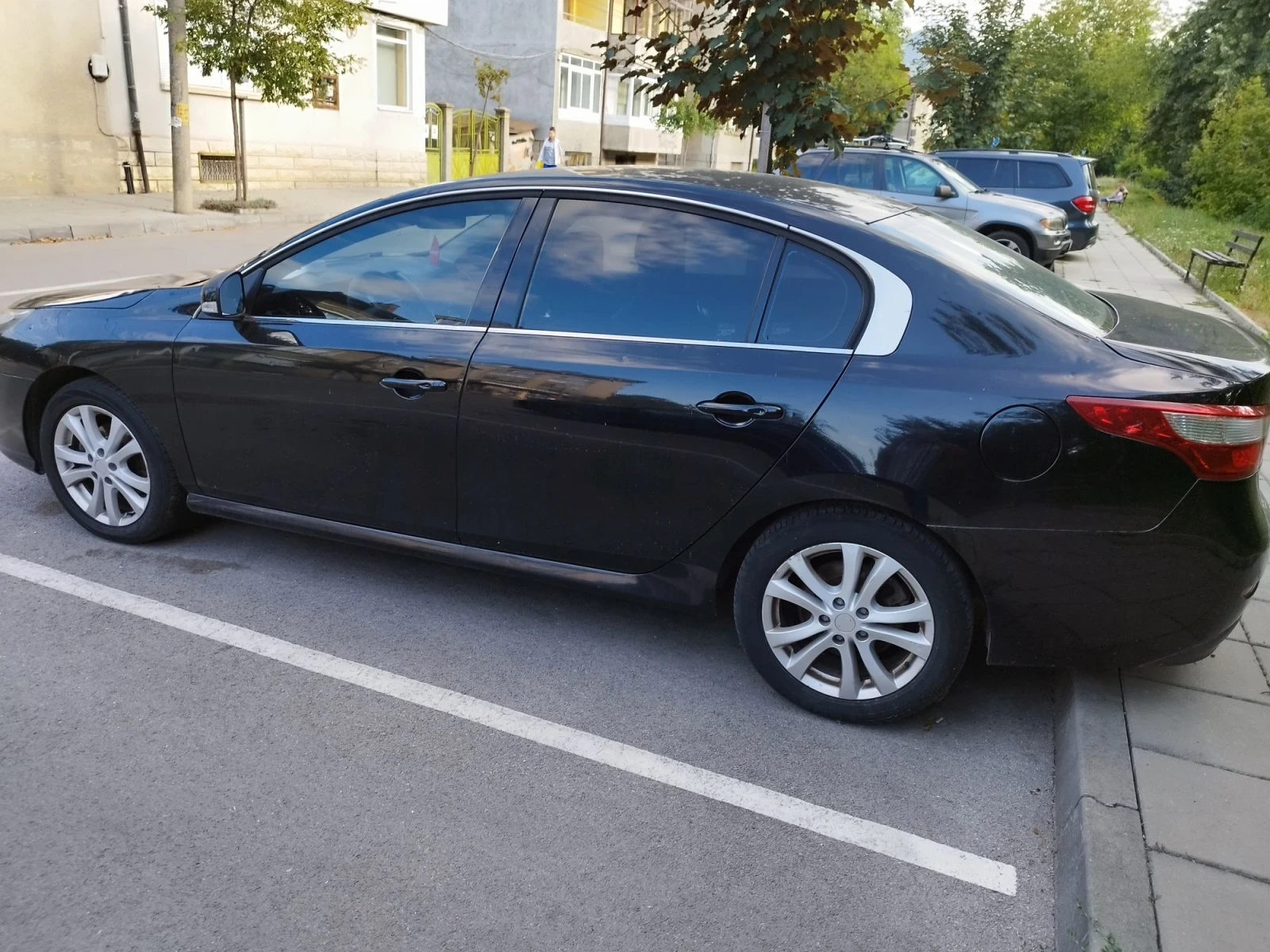 Renault Latitude, снимка 4 - Автомобили и джипове - 56021463