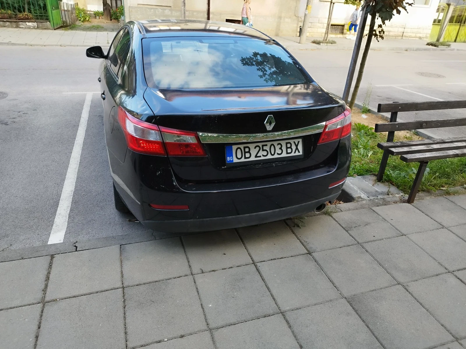 Renault Latitude, снимка 3 - Автомобили и джипове - 56021463