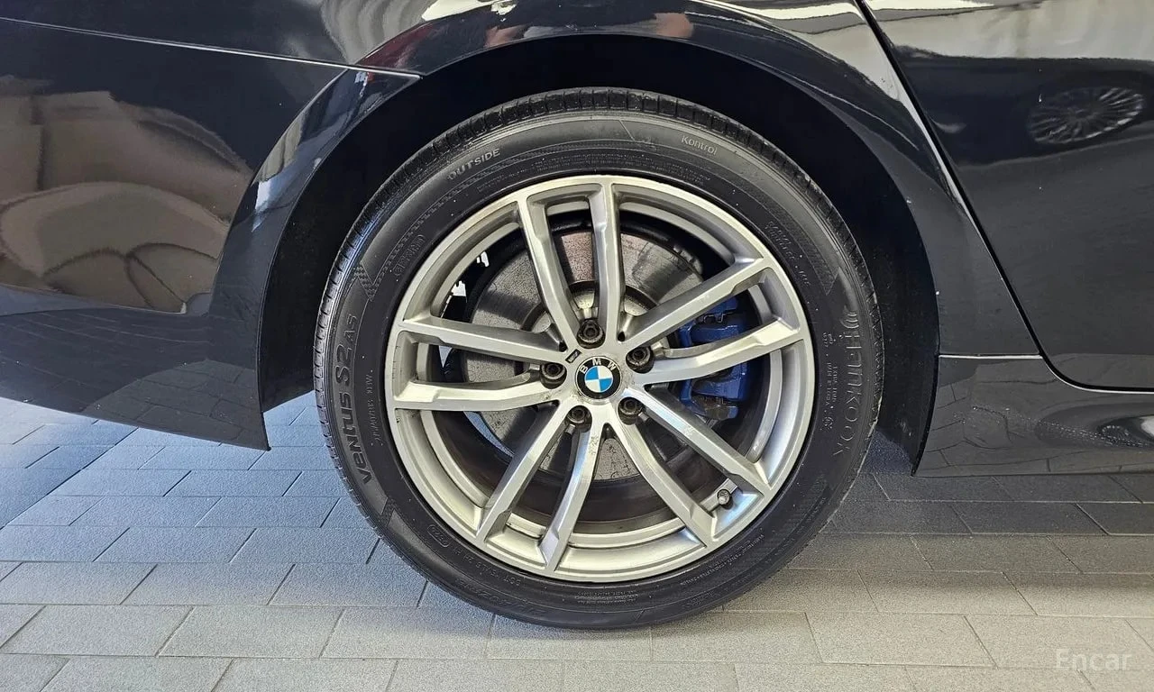 BMW 530 xDrive M Sport/360/ДИСТРОНИК/ОБДУХ/ХЕДЪП, снимка 5 - Автомобили и джипове - 56131002