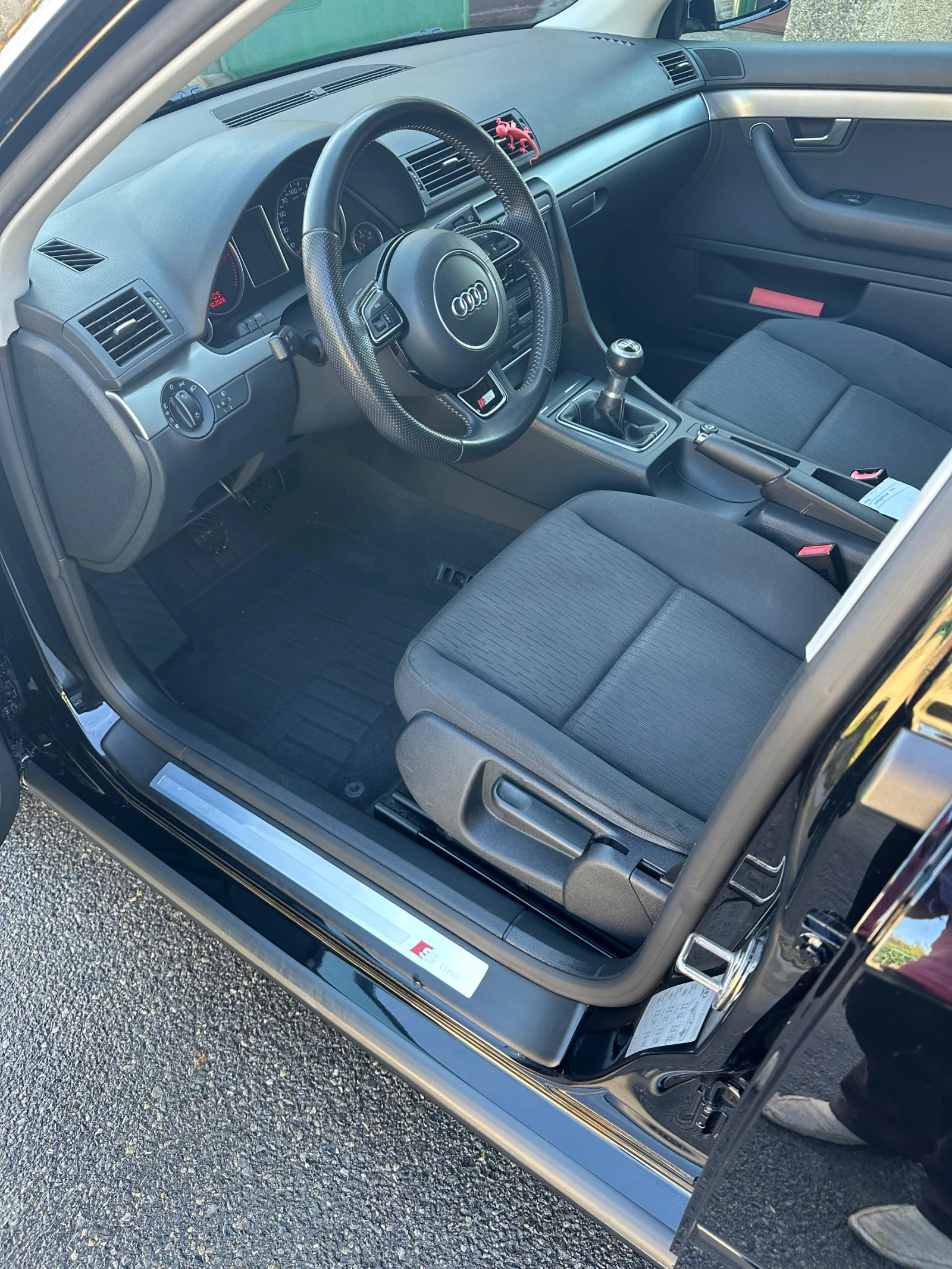 Audi A4 2.0 TDI S-line, снимка 10 - Автомобили и джипове - 56639299