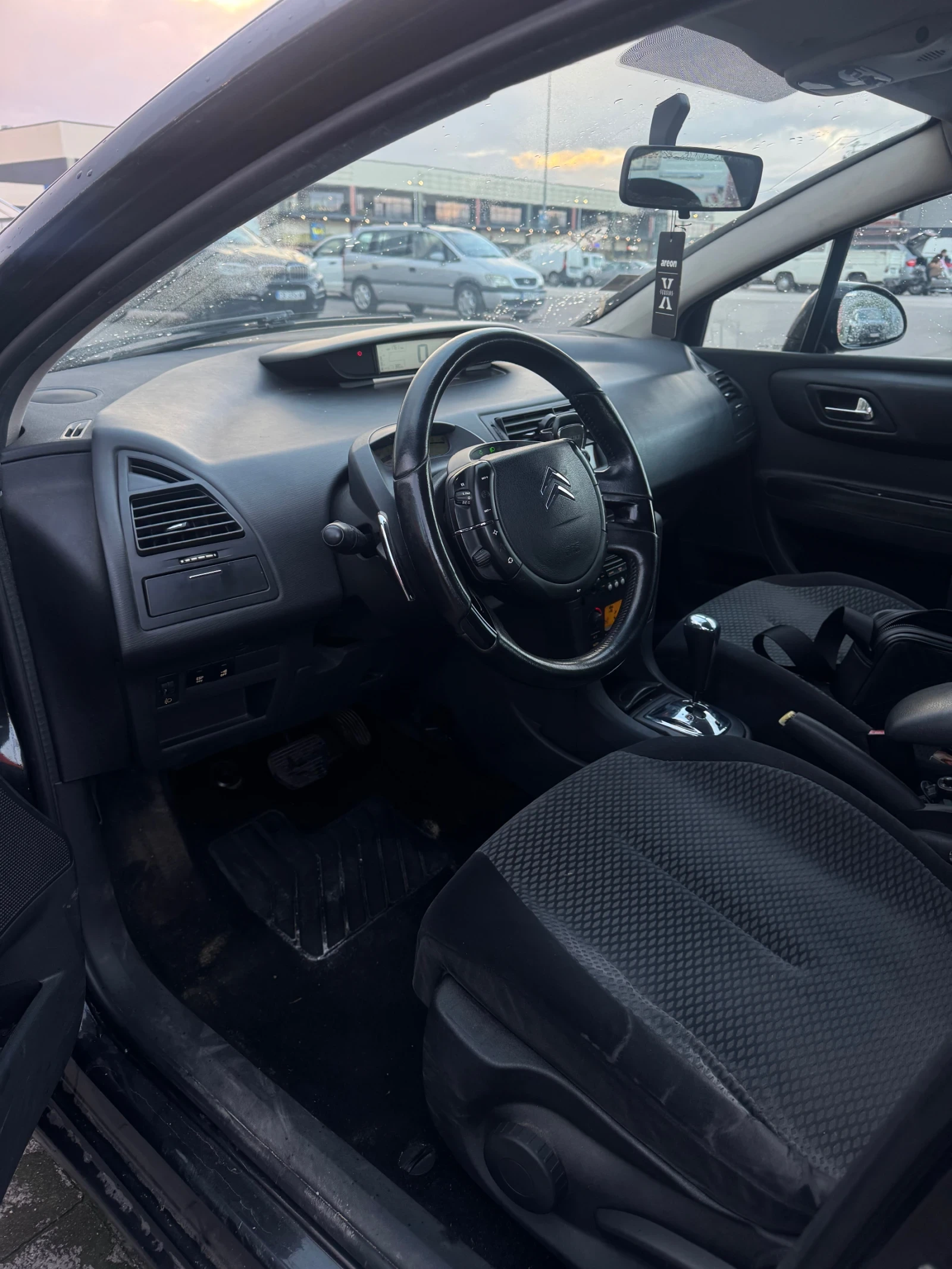 Citroen C4 1.6 HDI, снимка 9 - Автомобили и джипове - 56683317