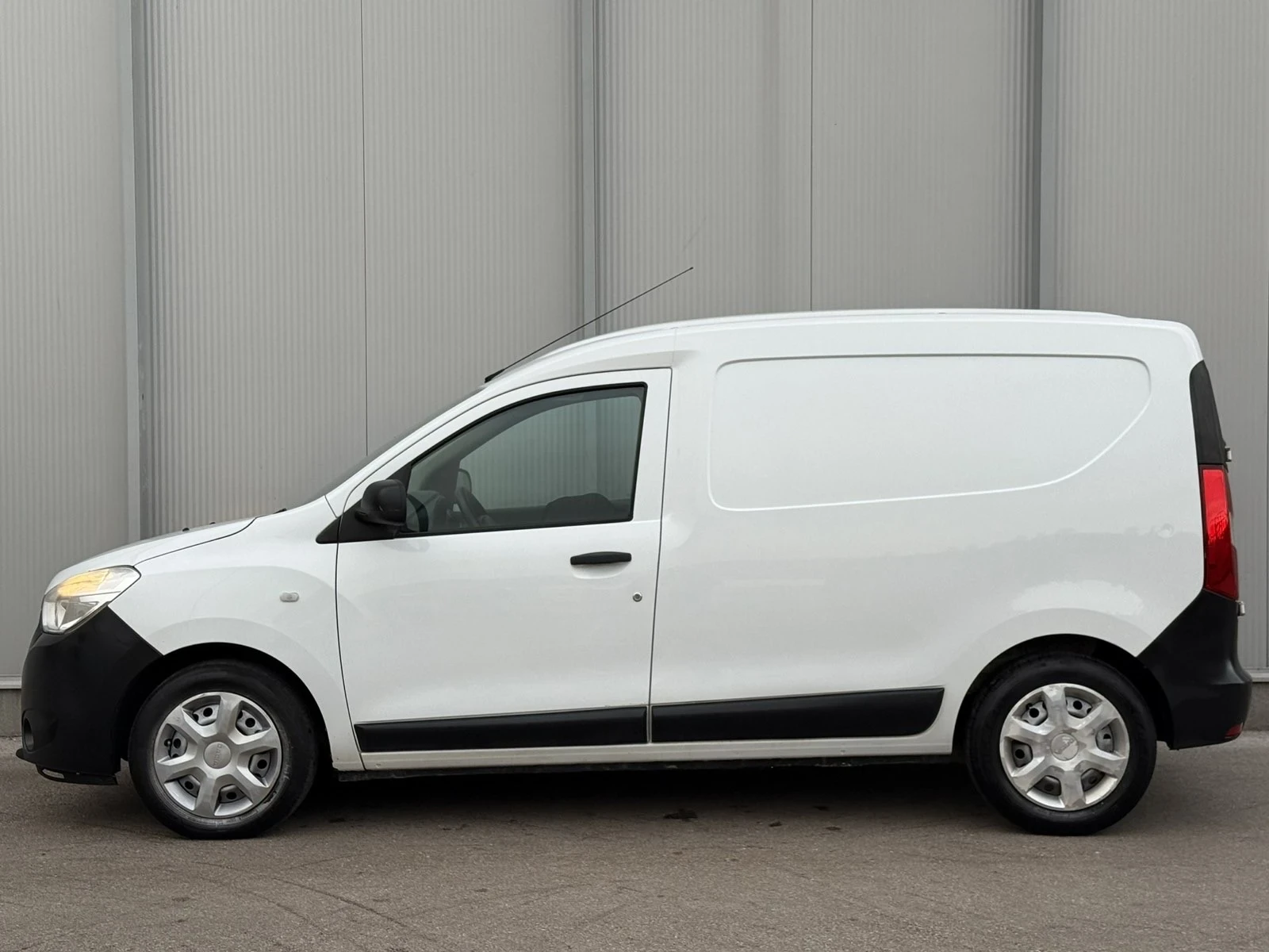 Dacia Dokker 1.5DCI  90 kc KLIMA, снимка 4 - Автомобили и джипове - 56728615