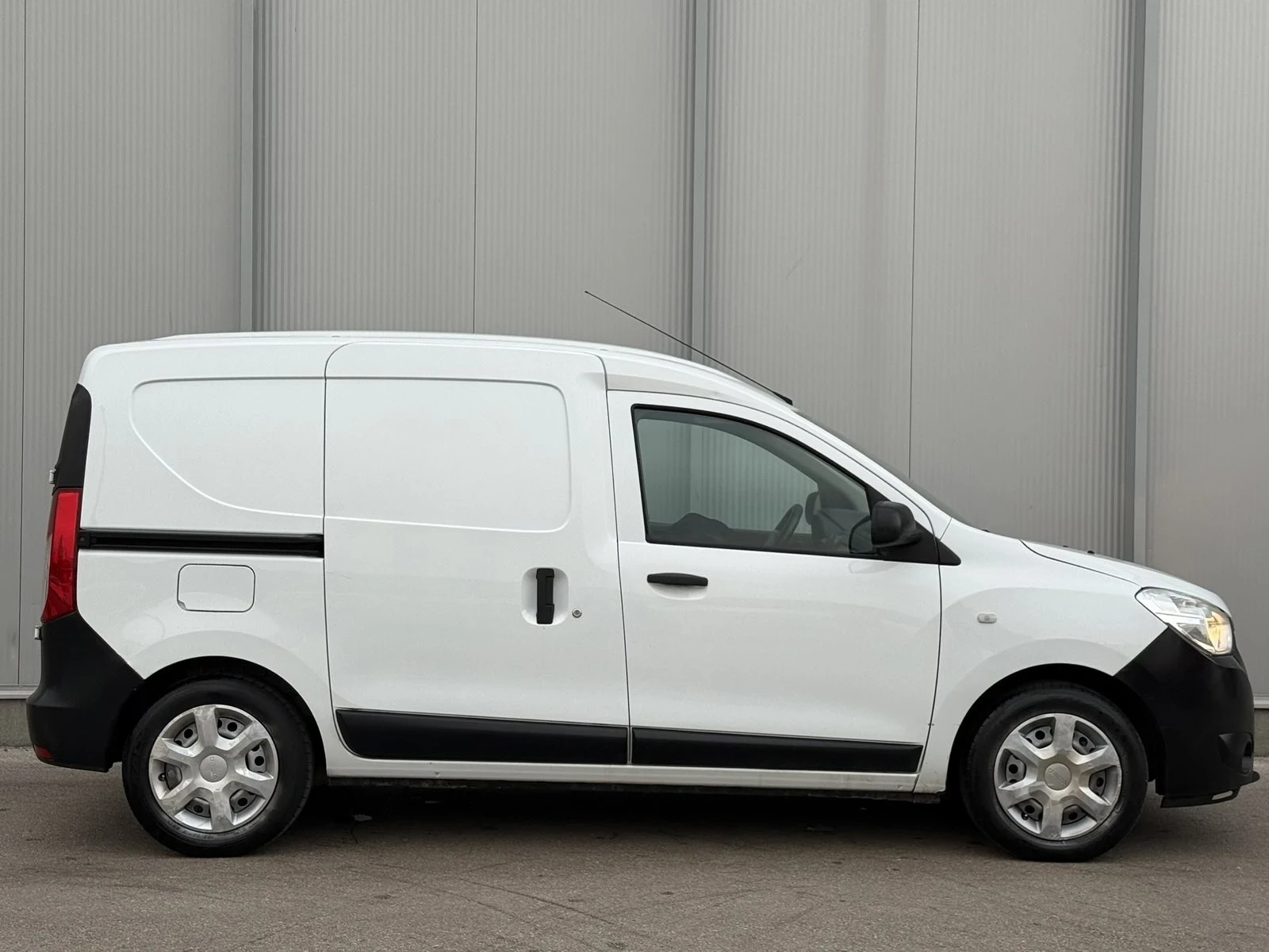 Dacia Dokker 1.5DCI  90 kc KLIMA, снимка 6 - Автомобили и джипове - 56728615