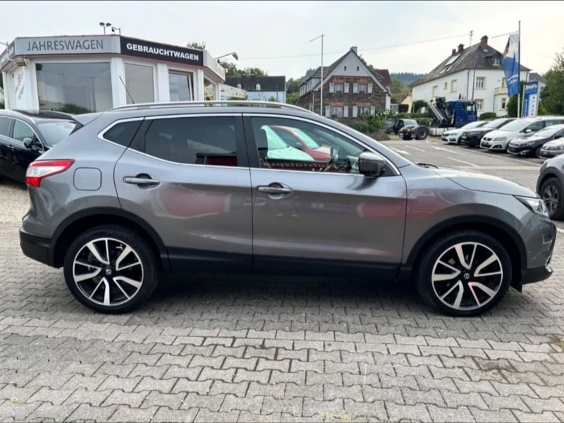 Nissan Qashqai Pano/camera/Кожа/Automatic, снимка 3 - Автомобили и джипове - 48141304