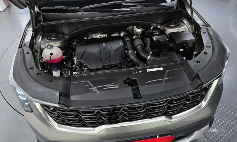 Kia Sorento Gasoline 2.5T 2WD Prestige, снимка 6 - Автомобили и джипове - 52109046