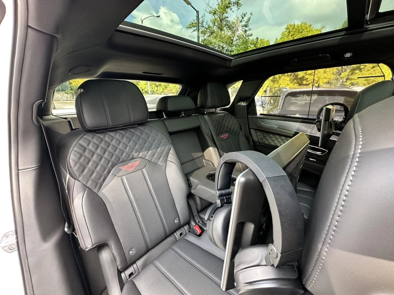 Bentley Bentayga S / TV/PANO/360 CAMERA/ , снимка 16 - Автомобили и джипове - 52169545