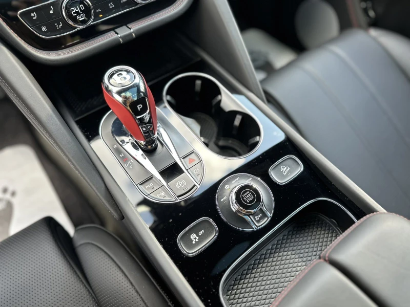 Bentley Bentayga S / TV/PANO/360 CAMERA/ , снимка 11 - Автомобили и джипове - 52169545