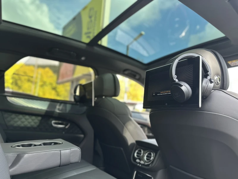 Bentley Bentayga S / TV/PANO/360 CAMERA/ , снимка 15 - Автомобили и джипове - 52169545