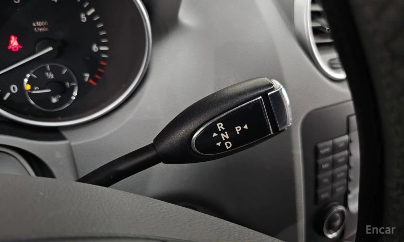 Mercedes-Benz ML 350, снимка 9 - Автомобили и джипове - 53515608