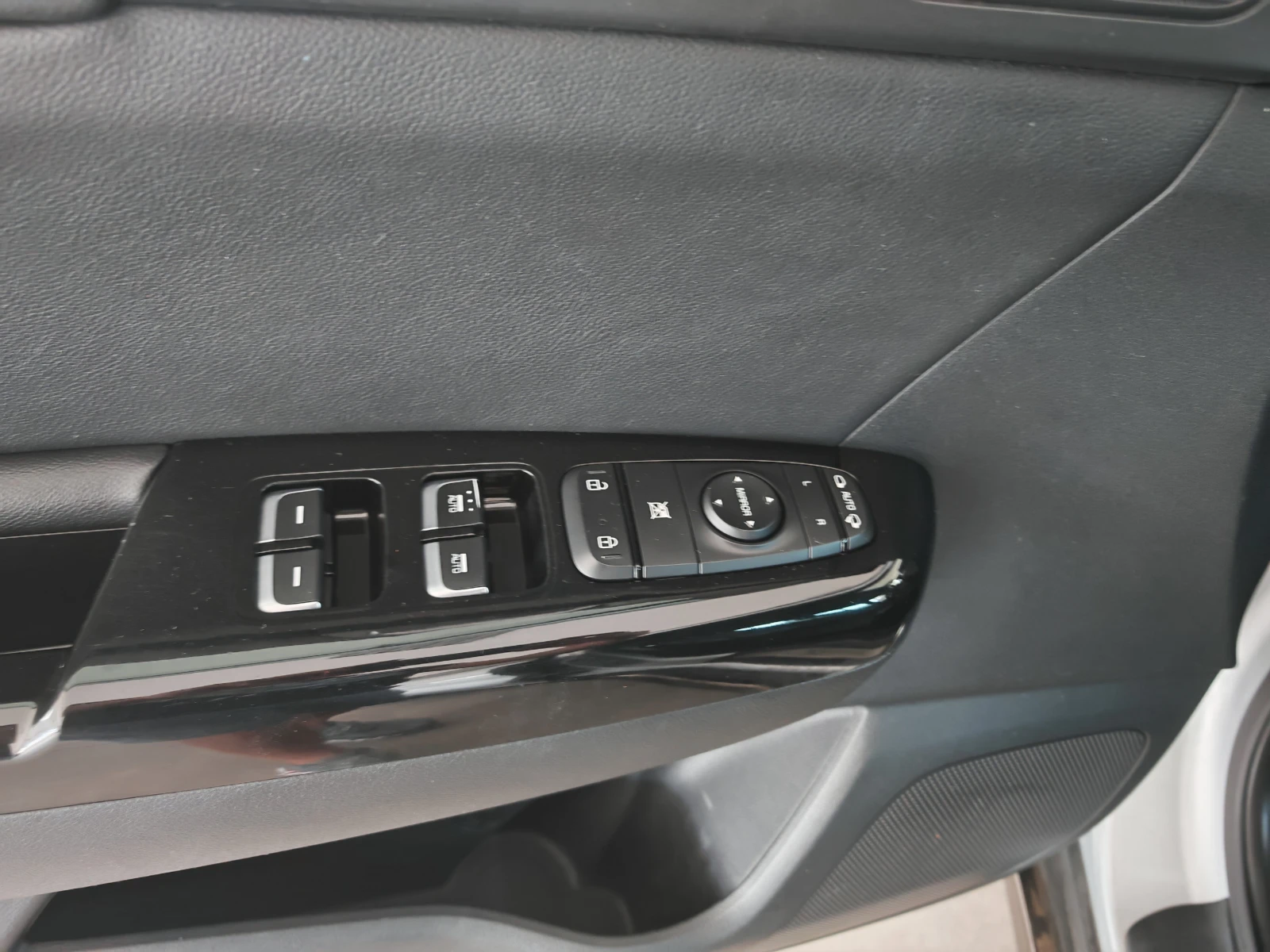 Kia Sportage 1.6 CRDi  GT-Line - изображение 9