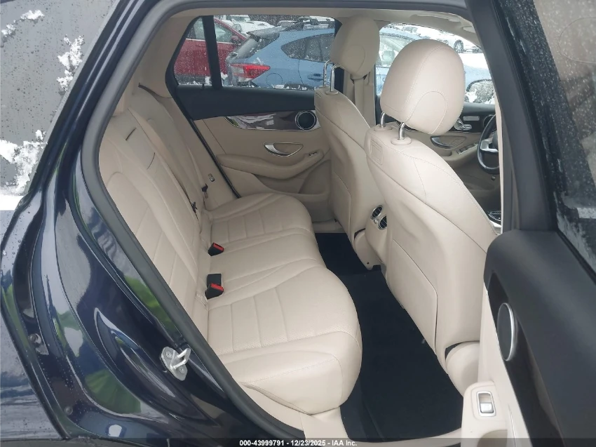 Mercedes-Benz GLC 300 4MATIC* ПОДГРЕВ* PANO* CARPLAY - изображение 9