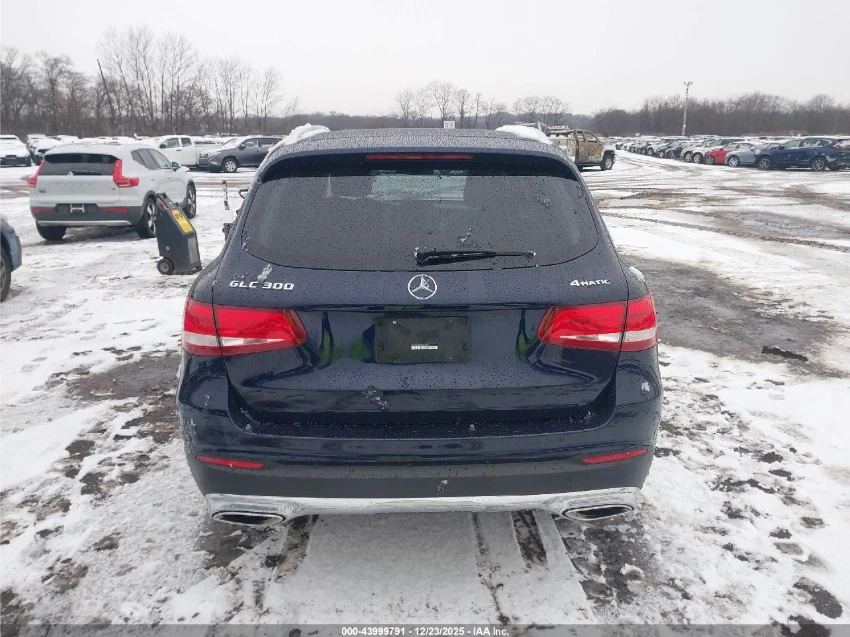 Mercedes-Benz GLC 300 4MATIC* ПОДГРЕВ* PANO* CARPLAY - изображение 5