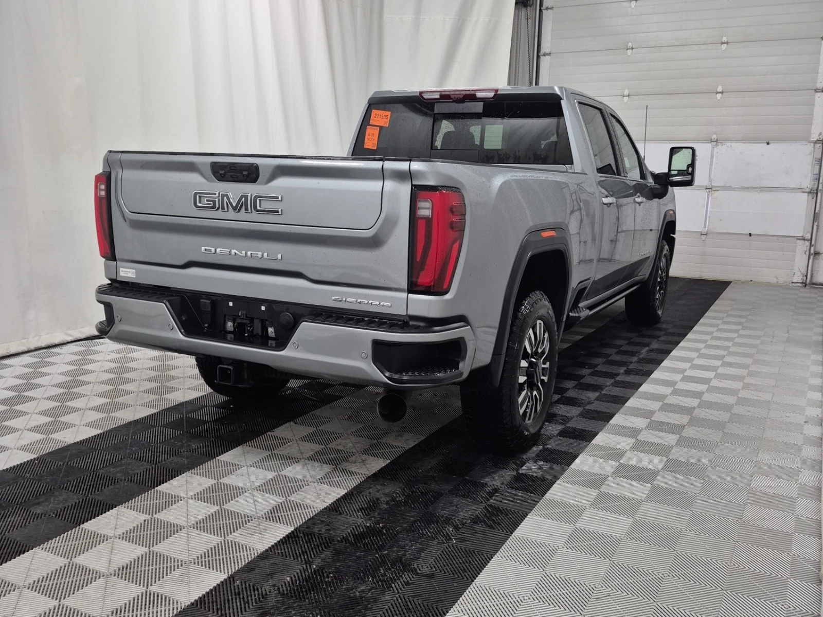 Gmc Acadia 6.6L 8cyl 4WD - изображение 3