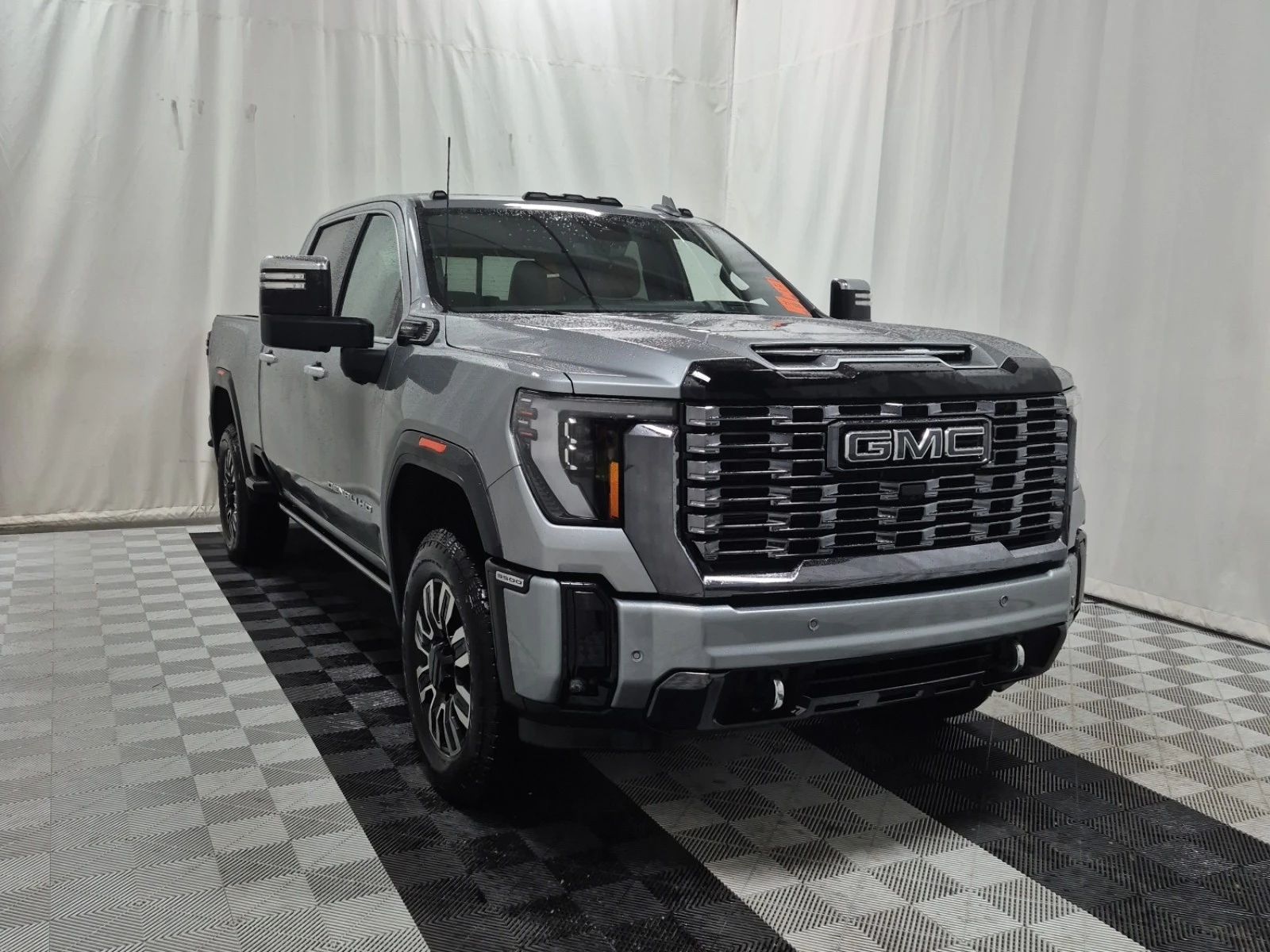 Gmc Acadia 6.6L 8cyl 4WD - изображение 2