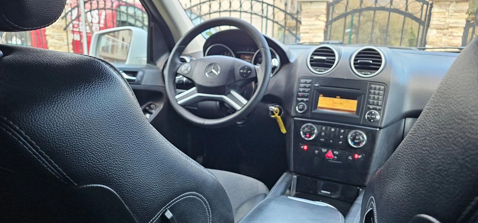 Mercedes-Benz ML 350 4 MATIC CDI, снимка 11 - Автомобили и джипове - 53978565