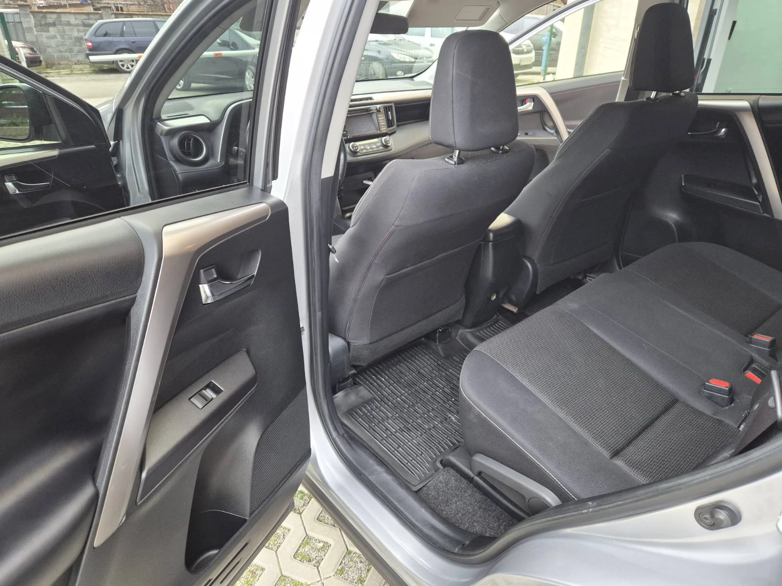Toyota Rav4, снимка 10 - Автомобили и джипове - 54500260