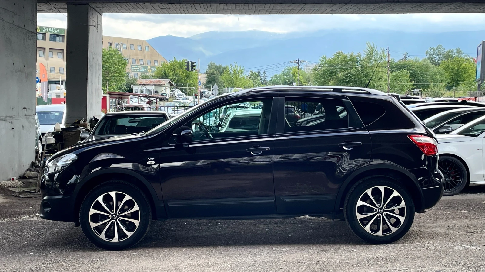 Nissan Qashqai N-TEC, снимка 8 - Автомобили и джипове - 54890240