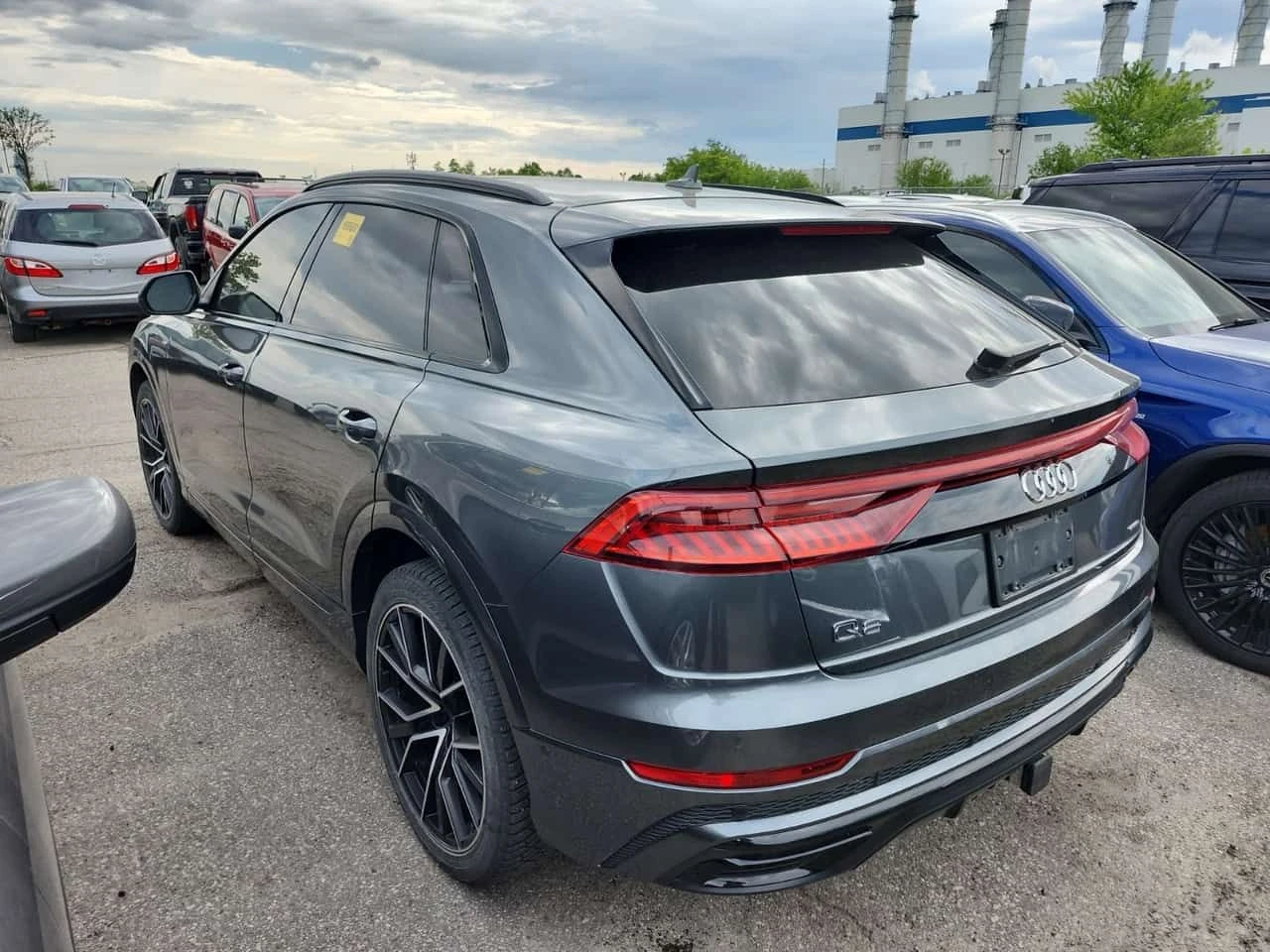 Audi Q8 Technik/ДИСТРОНИК/360 КАМ/ПАНО/2 КЛЮЧА/ОБДУХ, снимка 4 - Автомобили и джипове - 55054178