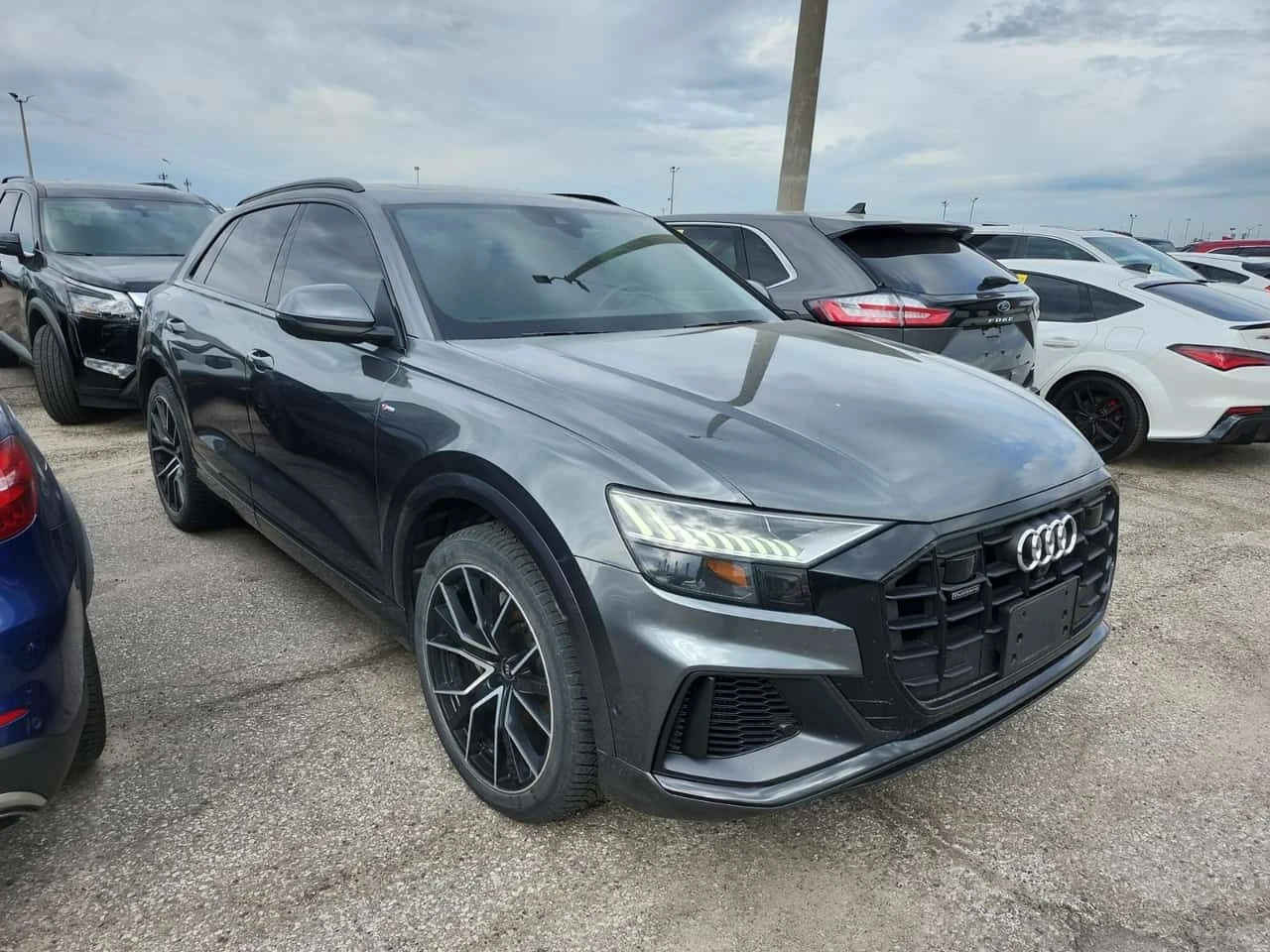 Audi Q8 Technik/ДИСТРОНИК/360 КАМ/ПАНО/2 КЛЮЧА/ОБДУХ, снимка 2 - Автомобили и джипове - 55054178
