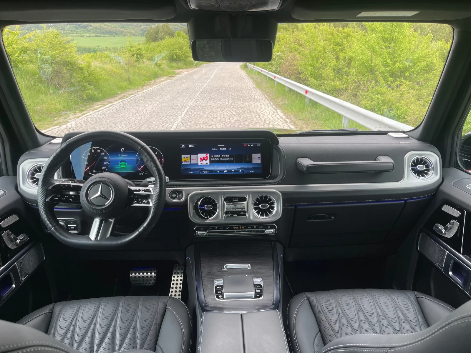 Mercedes-Benz G 63 AMG 450 Diesel * 6.3 OPTIC* 22* KEYLESS* 360CAM, снимка 9 - Автомобили и джипове - 55742707