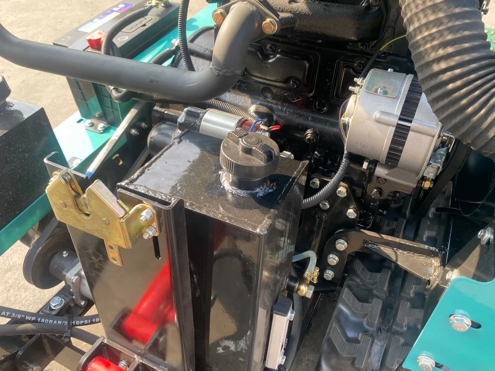 Трактор Друга марка JY-35 3-цилиндров двигател с водно охлаждане  - изображение 5