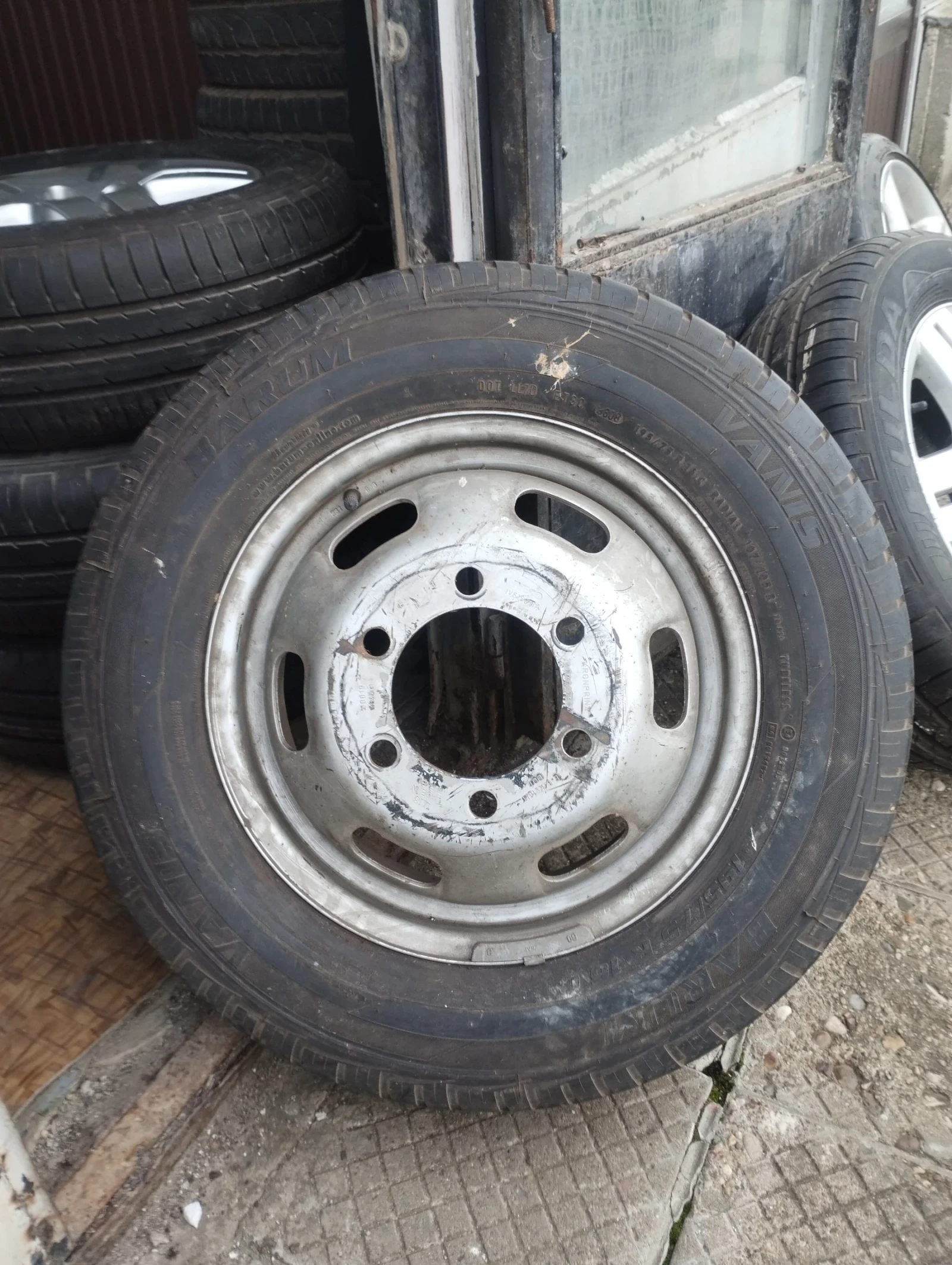 Гуми с джанти  195/75R16