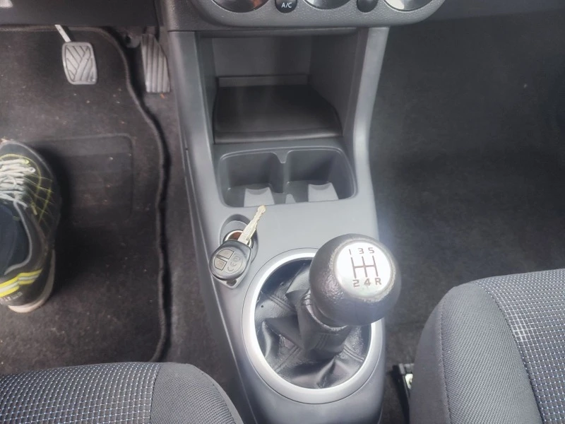 Suzuki Swift 1.3I-92kc 4x4, снимка 14 - Автомобили и джипове - 47051440