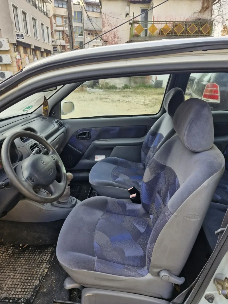 Renault Clio, снимка 4 - Автомобили и джипове - 48583984