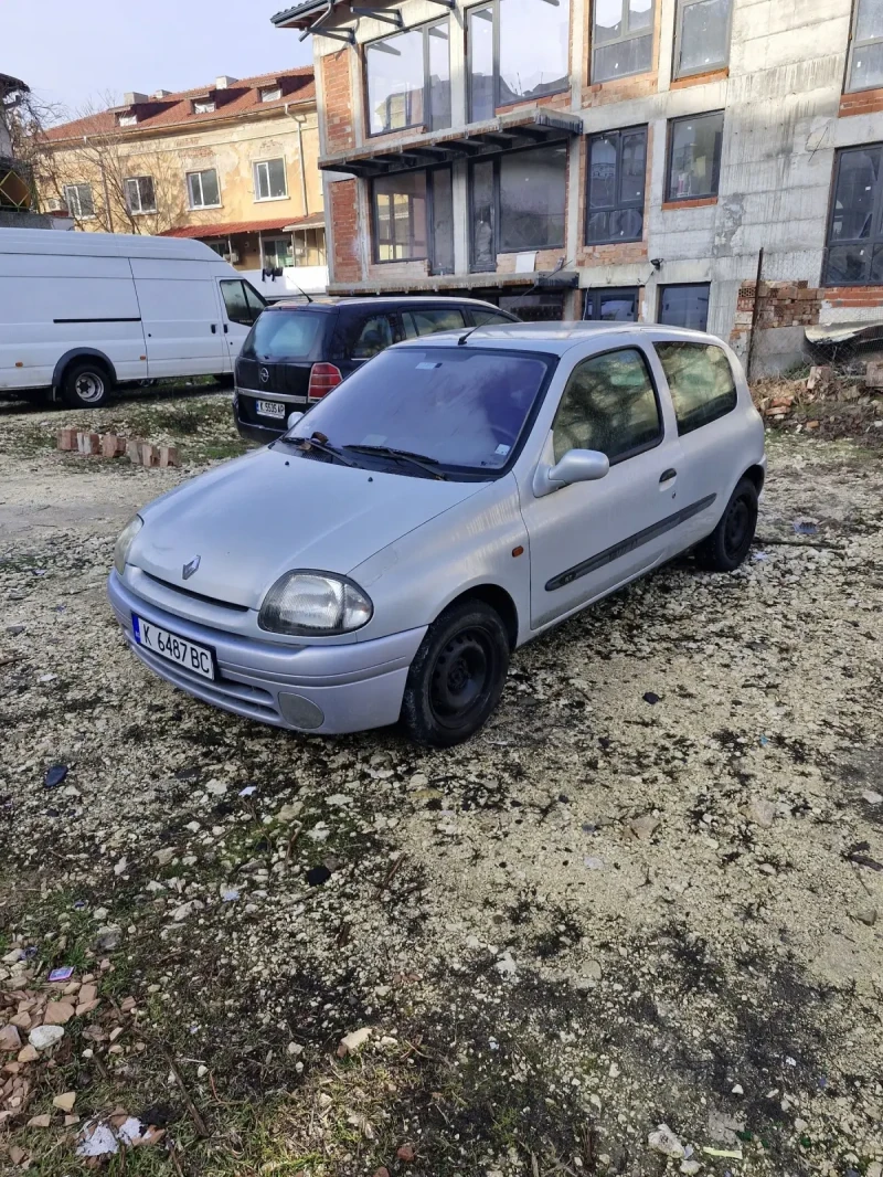 Renault Clio, снимка 1 - Автомобили и джипове - 48583984