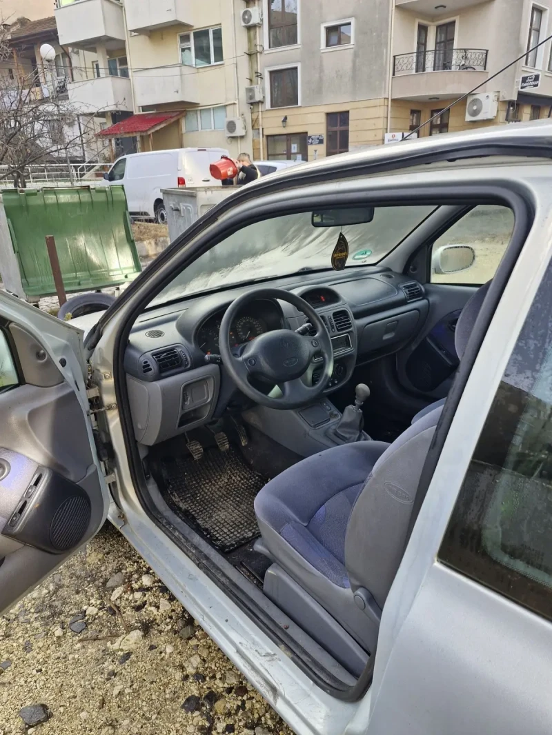 Renault Clio, снимка 5 - Автомобили и джипове - 48583984