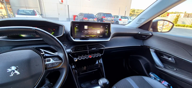 Peugeot 2008 Allure , снимка 8 - Автомобили и джипове - 51706216