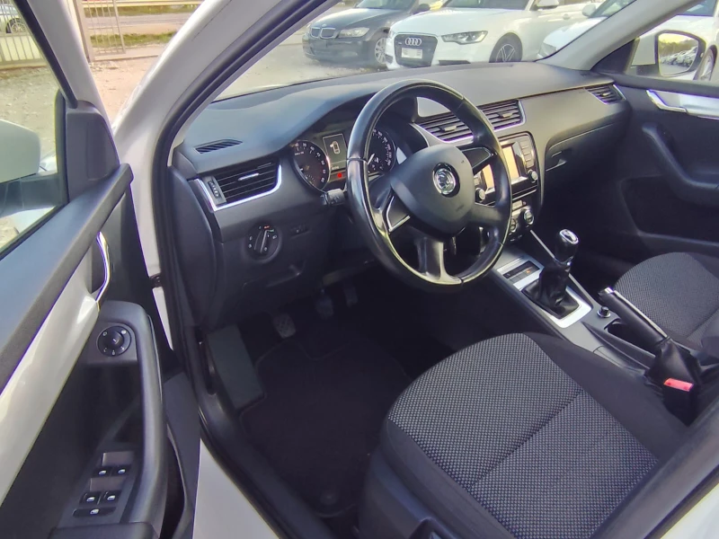 Skoda Octavia 1.6 дизел 105 коня, снимка 10 - Автомобили и джипове - 52195228