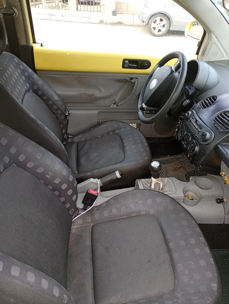 VW New beetle, снимка 4 - Автомобили и джипове - 52628342