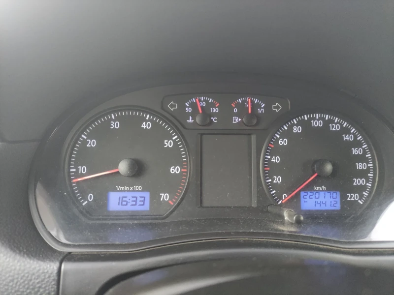 VW Polo 1, 4 бензин 75 коня , снимка 11 - Автомобили и джипове - 53113953