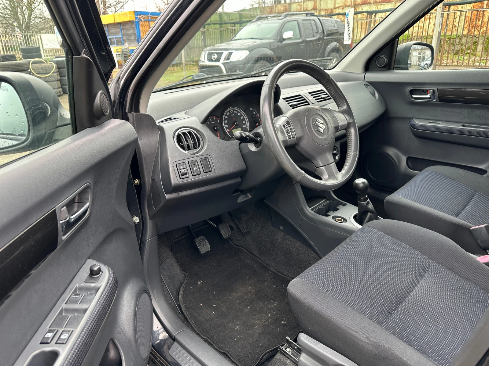 Suzuki Swift 1.3I-92kc 4x4 | Mobile.bg — изображение 13