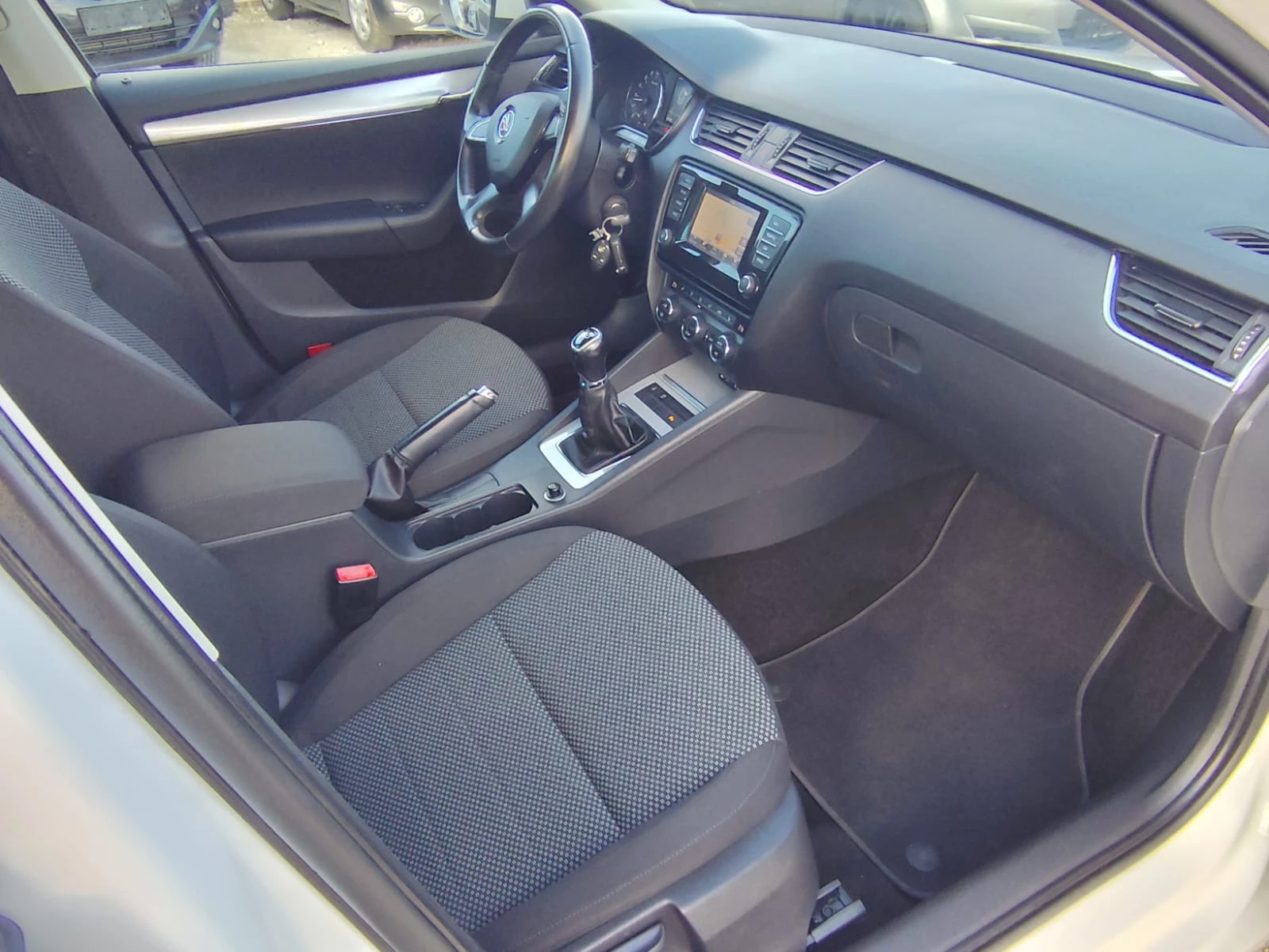 Skoda Octavia 1.6  105  | Mobile.bg   11