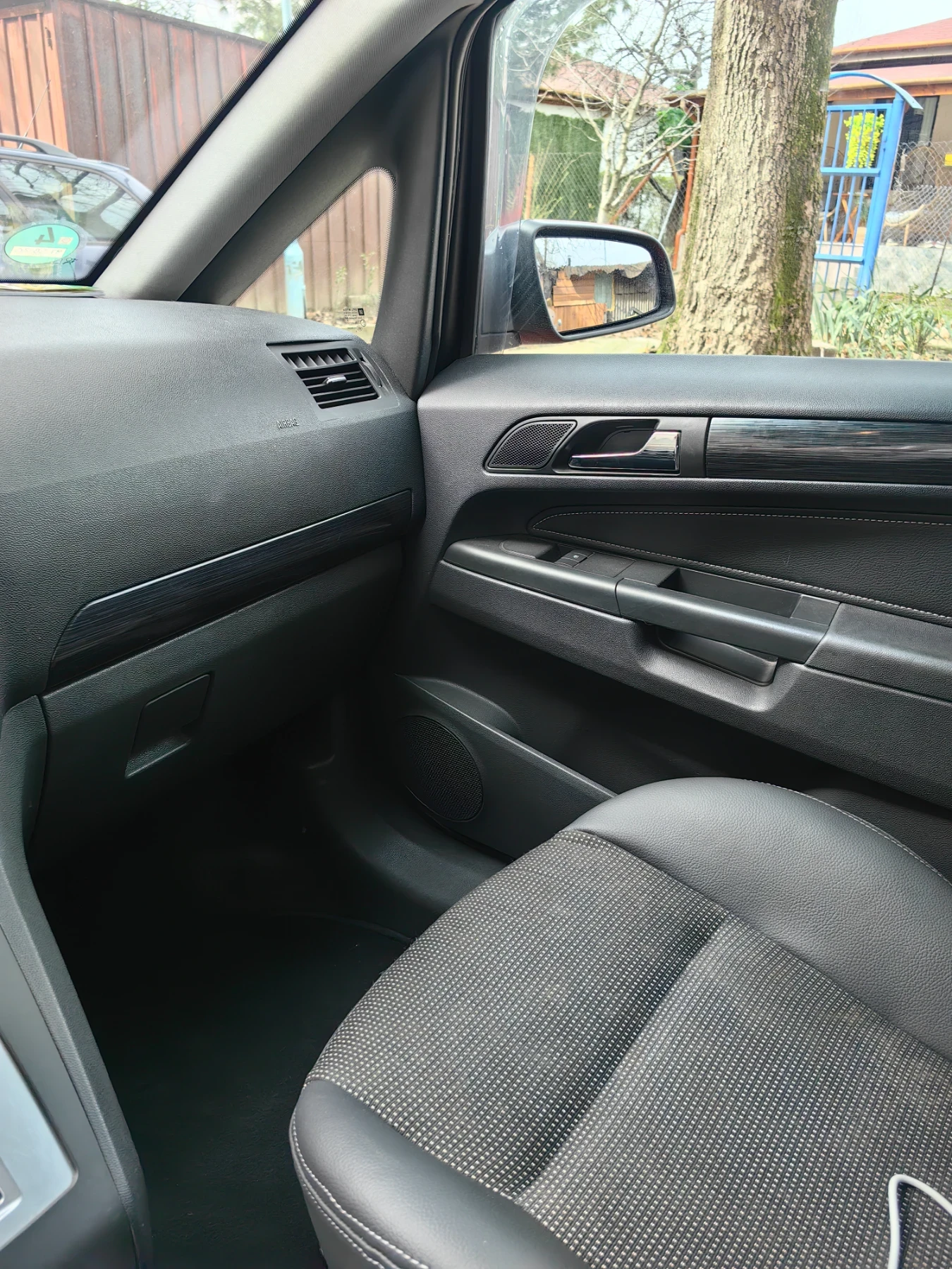 Opel Zafira COSMO, снимка 16 - Автомобили и джипове - 53907713