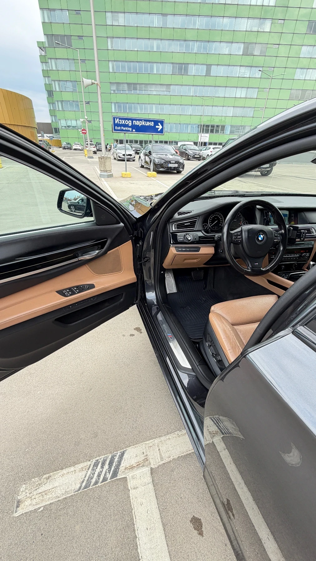 BMW 740 Full MPaket, снимка 16 - Автомобили и джипове - 54267143