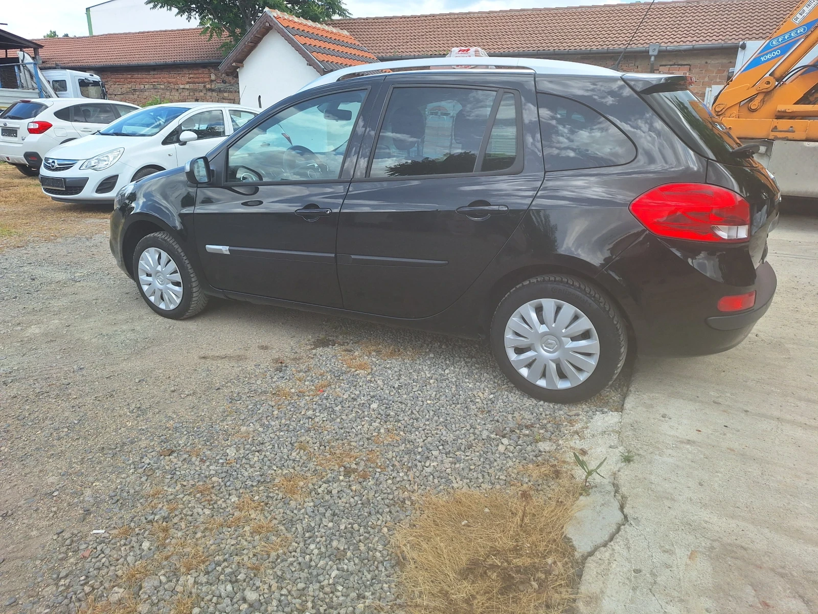 Renault Clio 1.2 i , снимка 9 - Автомобили и джипове - 54823963