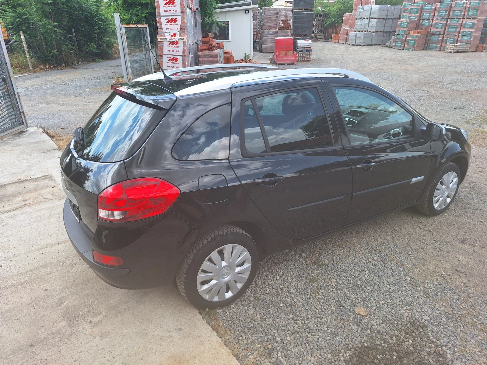 Renault Clio 1.2 i , снимка 7 - Автомобили и джипове - 54823963